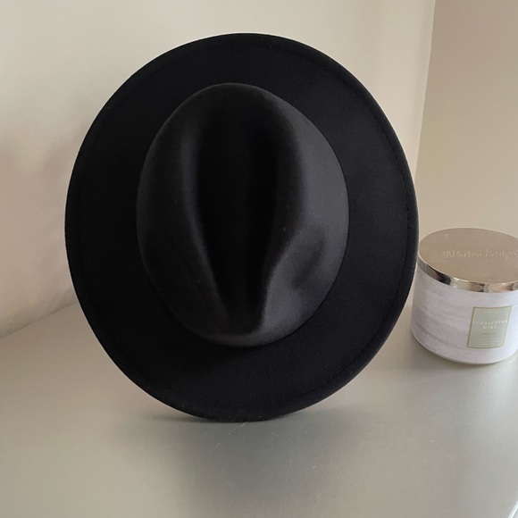 Black/Red Fedora - Picture 7 of 10